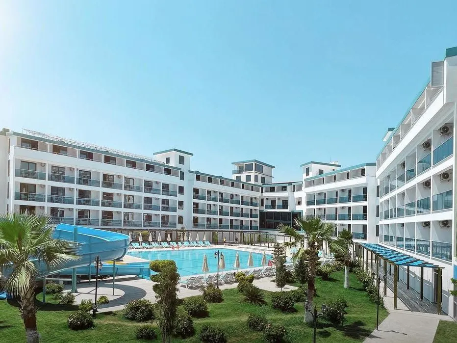 Rizom Beach Hotel